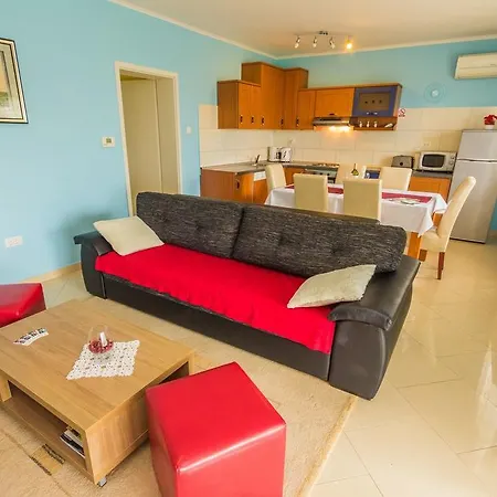 Tanja Apartman *